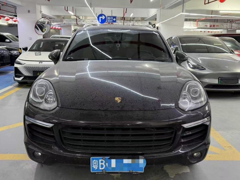 广州16年保时捷卡宴1