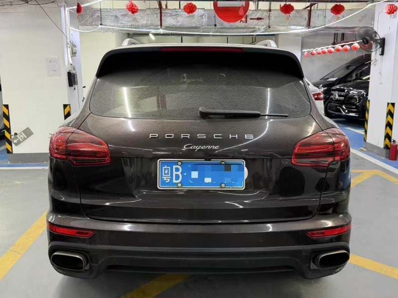 广州16年保时捷卡宴6