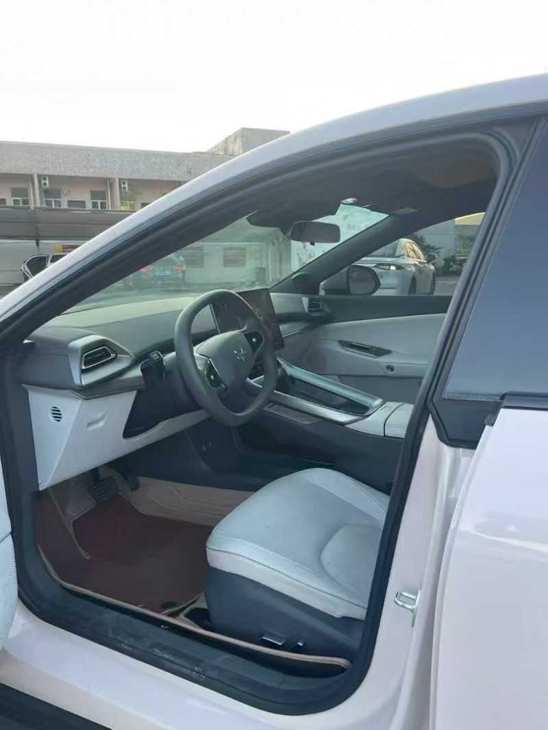 广州24年极狐汽车阿尔法4