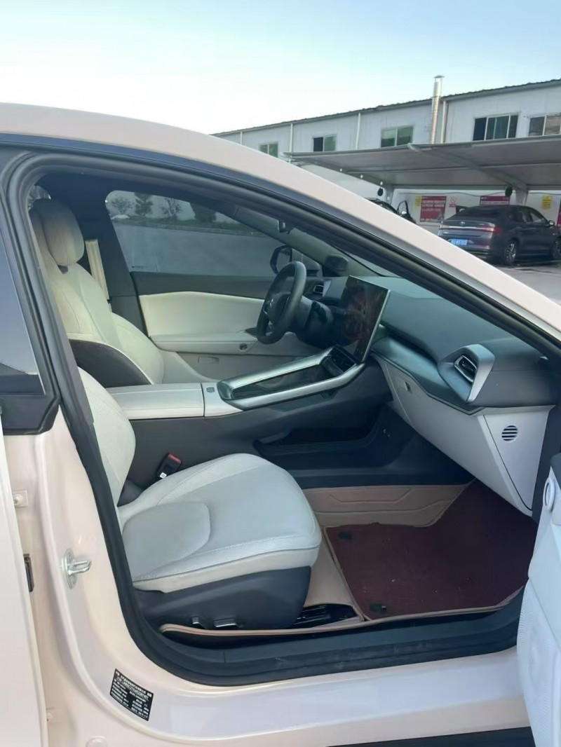 广州24年极狐汽车阿尔法5