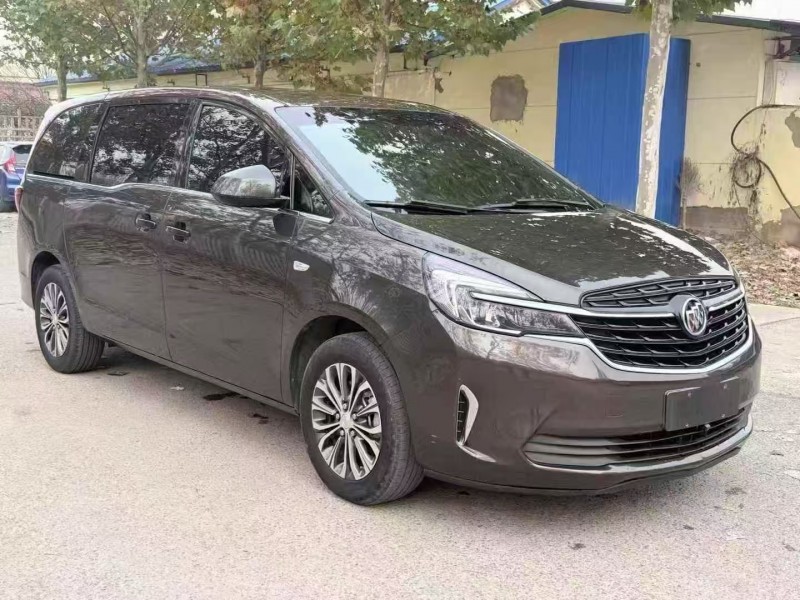 保定21年别克GL82