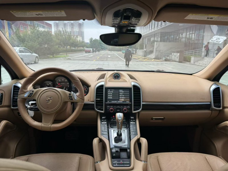 济南14年保时捷卡宴5