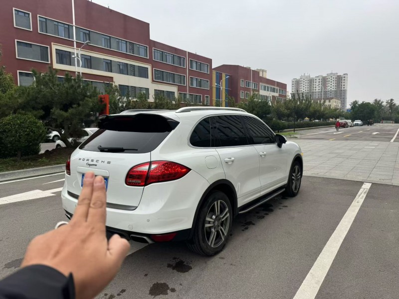 济南14年保时捷卡宴8