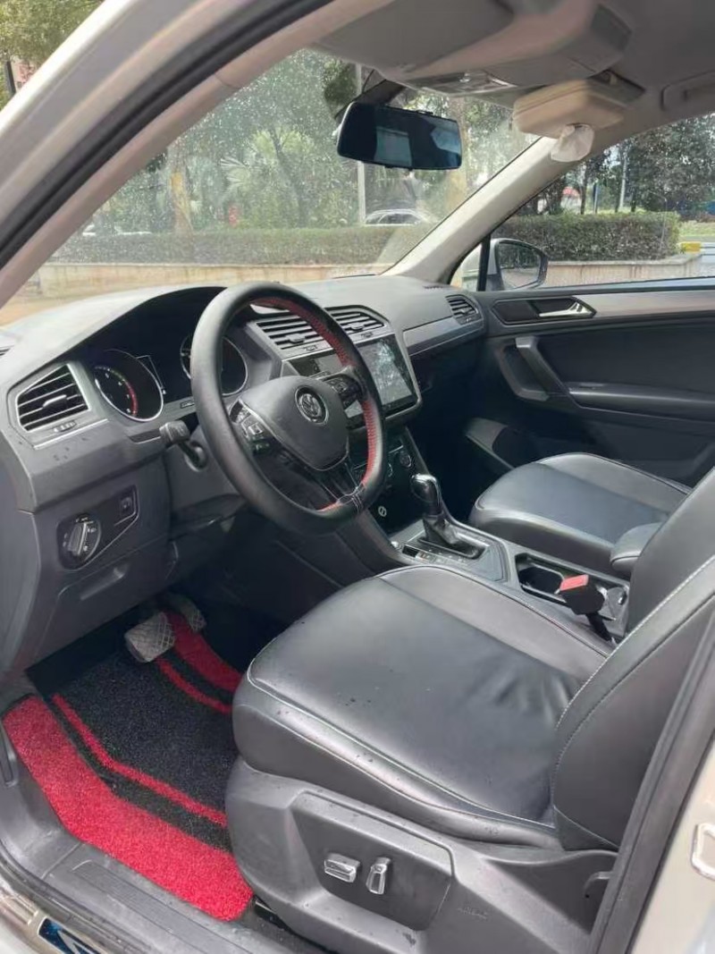 广州18年大众途观5