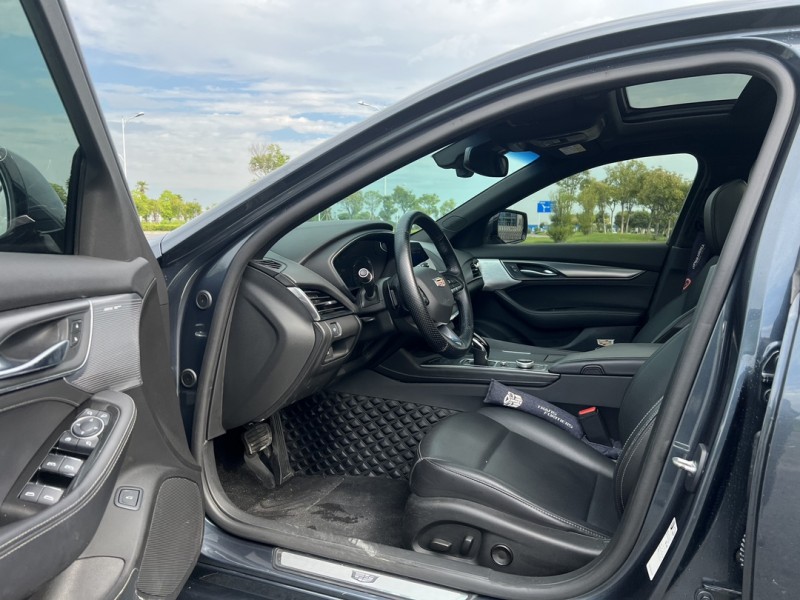 盐城20年凯迪拉克CT54