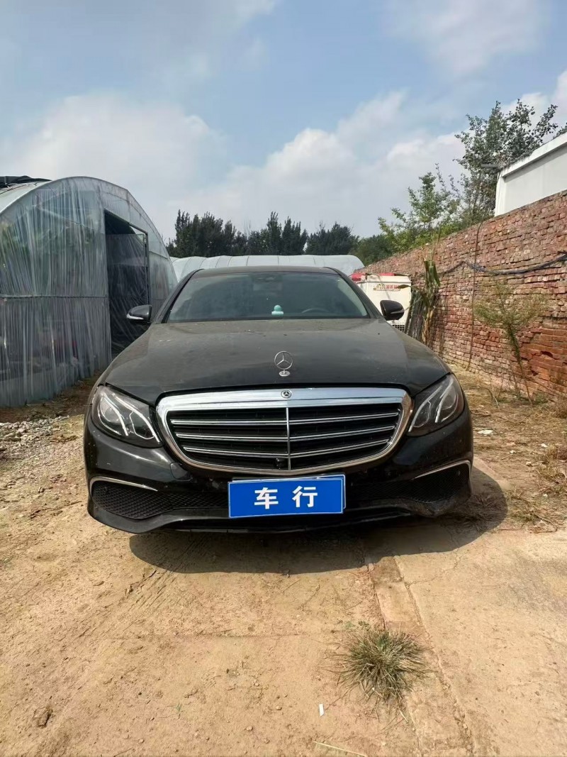 北京17年奔驰E1