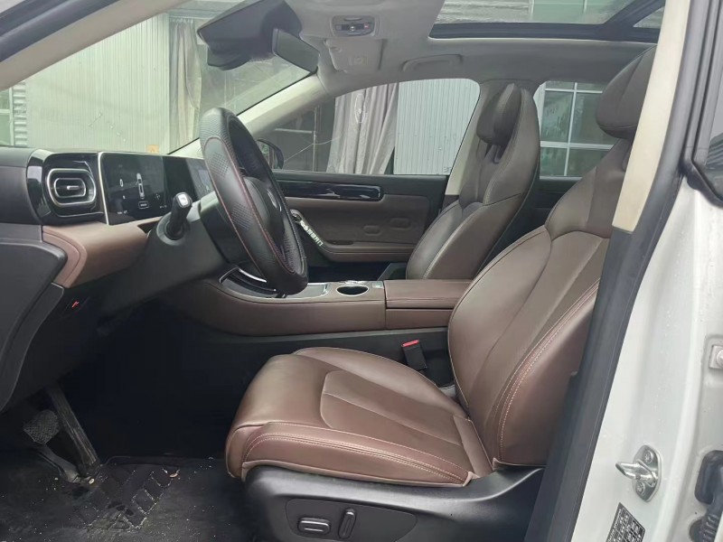 临沂24年零跑汽车C116