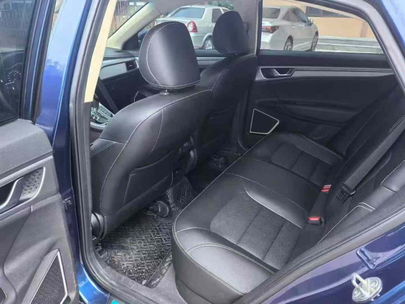 青岛19年吉利帝豪5