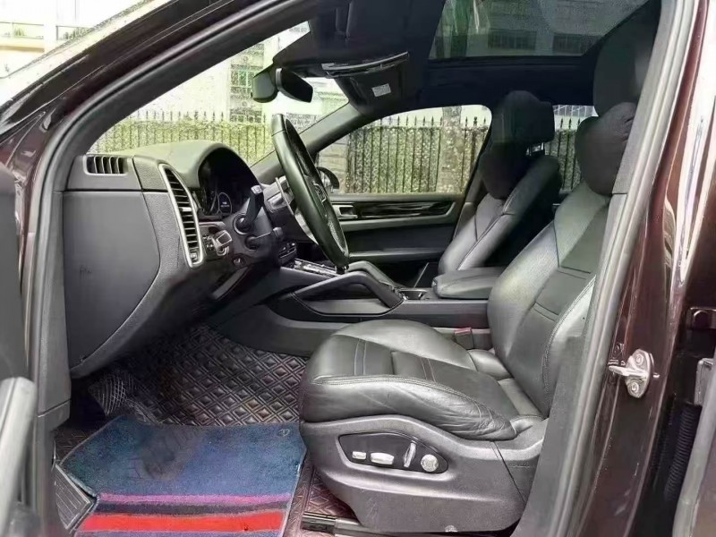 广州20年保时捷卡宴4