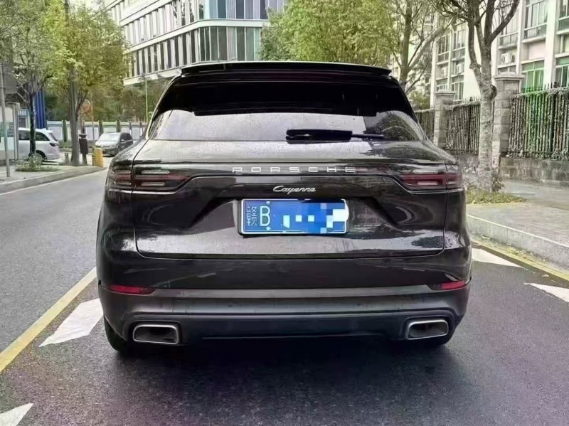 广州20年保时捷卡宴9