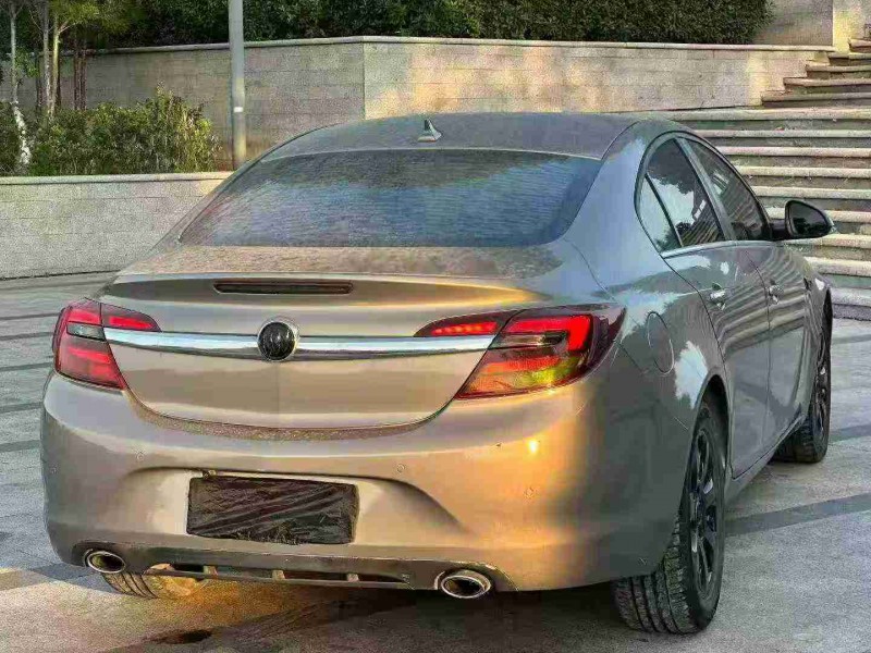 青岛16年别克君威8