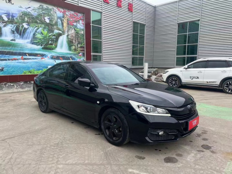 临沂19年本田雅阁3