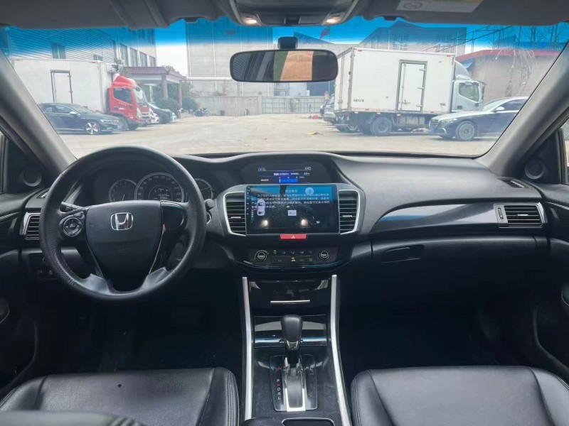 临沂19年本田雅阁4