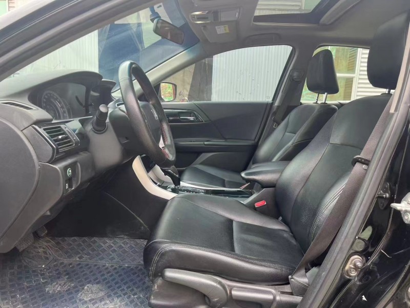 临沂19年本田雅阁6