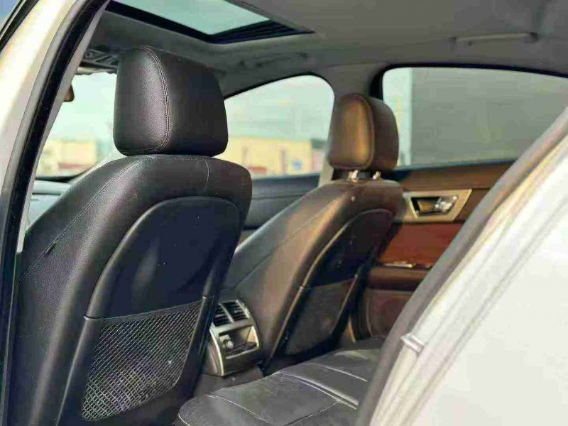 青岛15年捷豹XF5