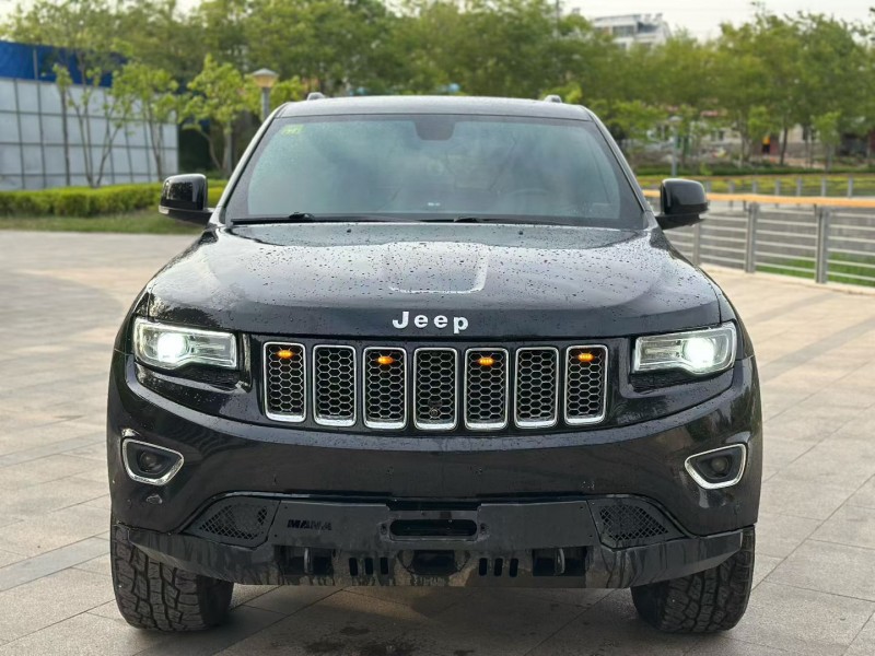 青岛15年Jeep大切诺基1