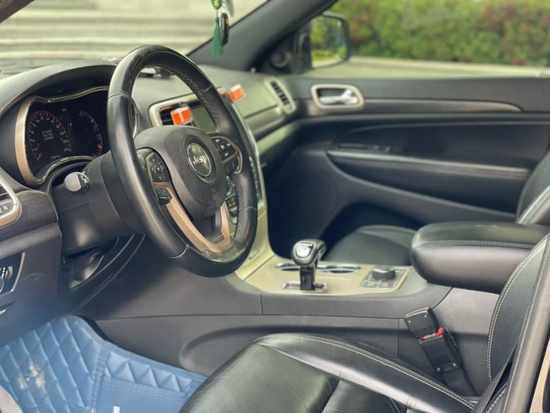 青岛15年Jeep大切诺基4