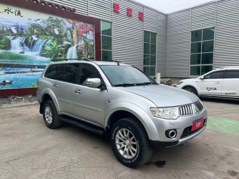 临沂12年三菱帕杰罗3