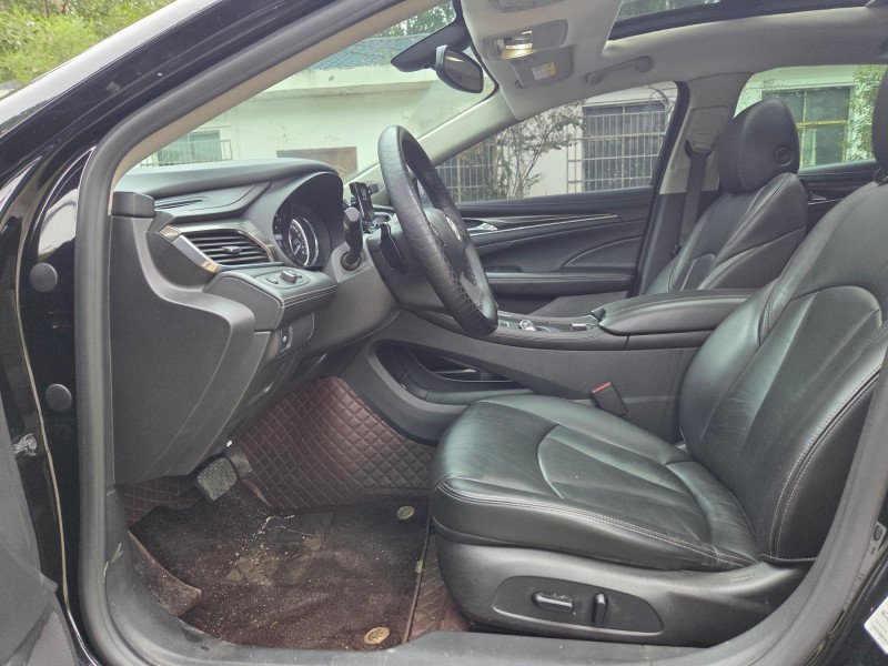 郑州20年别克君越7