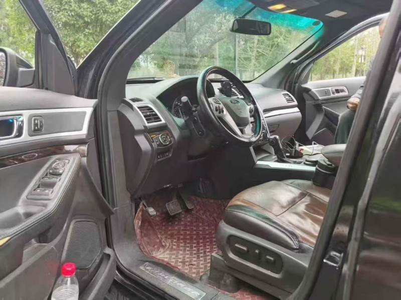 济南14年福特探险者4