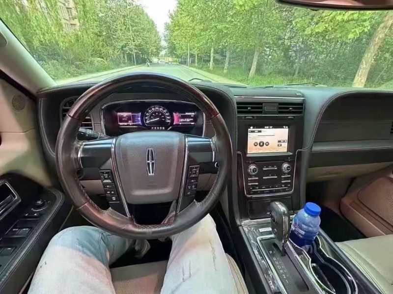 济南17年林肯领航员5