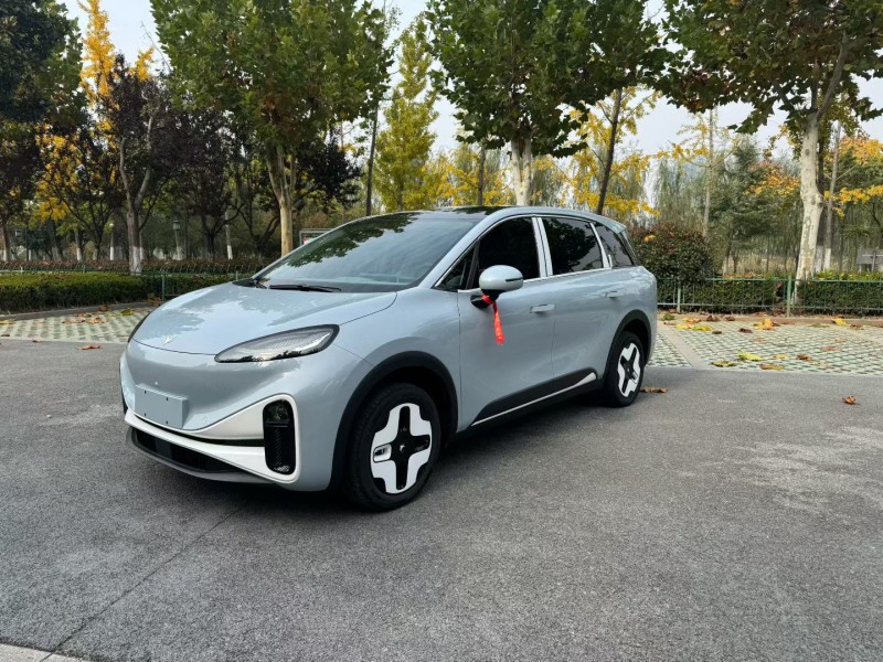 盐城25年极狐汽车考拉2