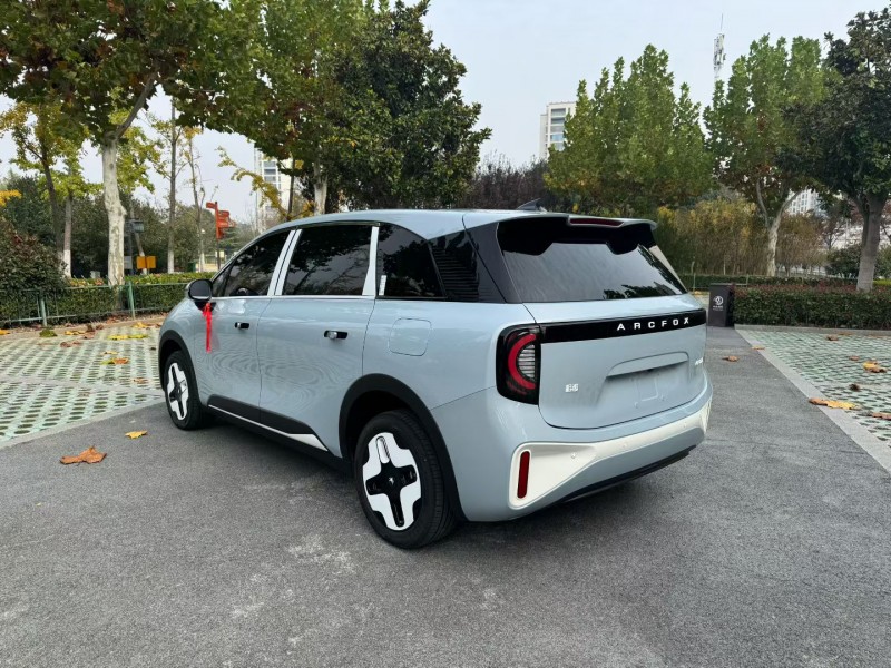 盐城25年极狐汽车考拉5