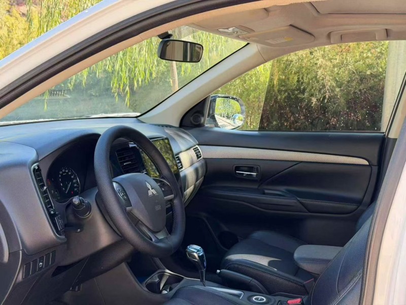 咸阳13年三菱欧蓝德5