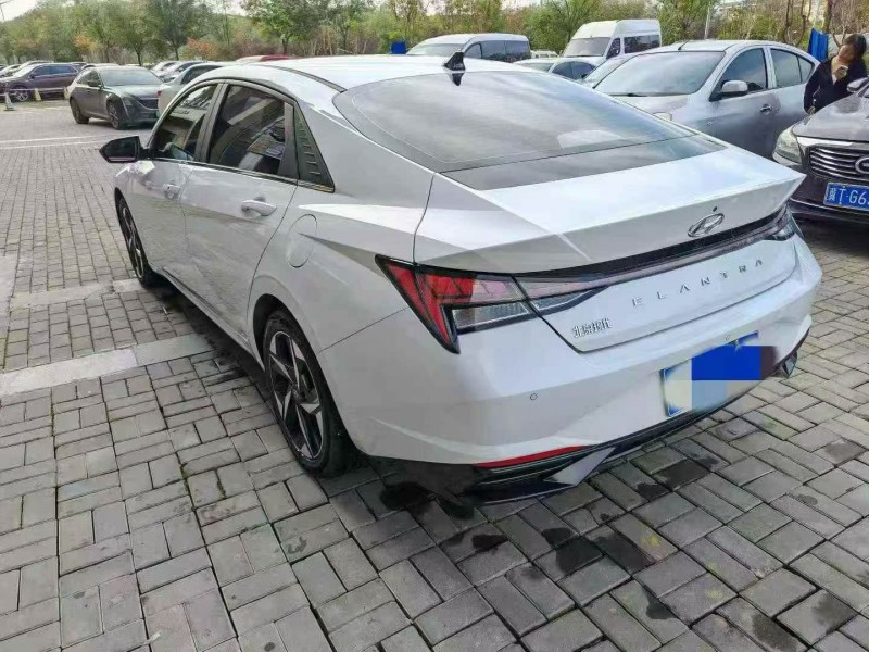 咸阳22年现代伊兰特7