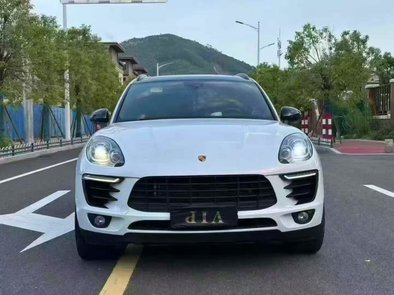 莆田17年保时捷Macan1