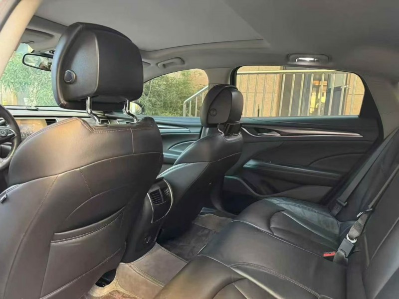 济南20年别克君越6