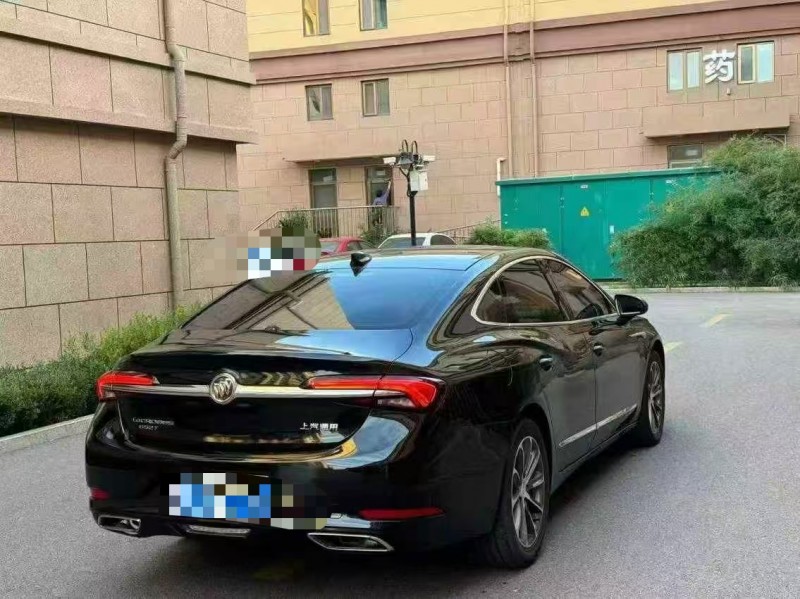 济南20年别克君越7