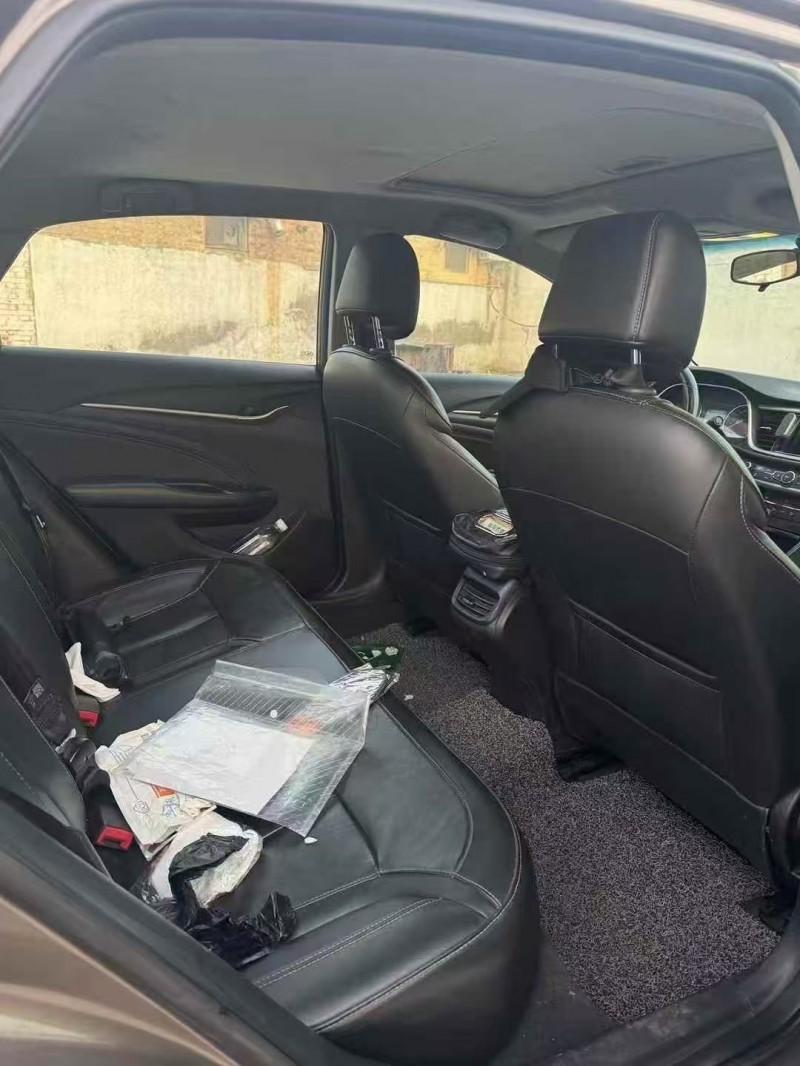 济南16年别克英朗4