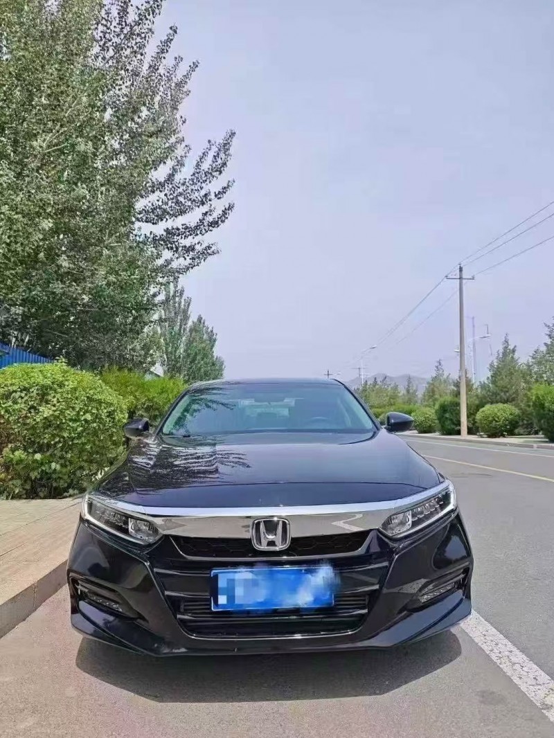 乌海19年本田雅阁1