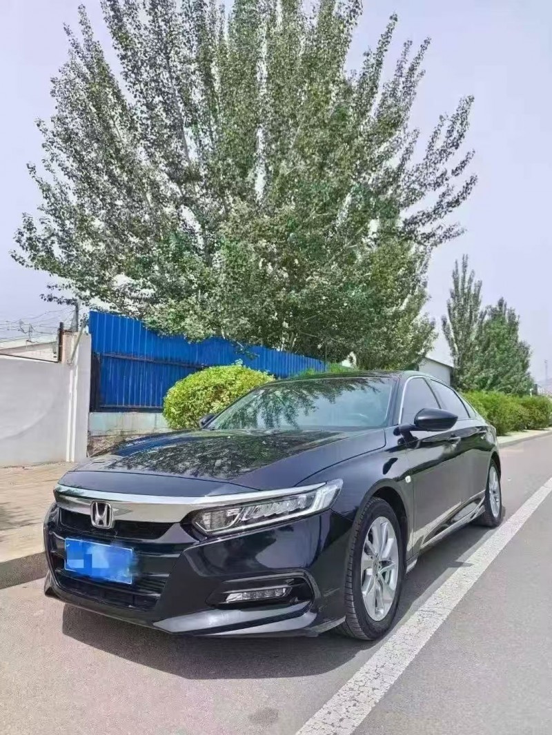 乌海19年本田雅阁2