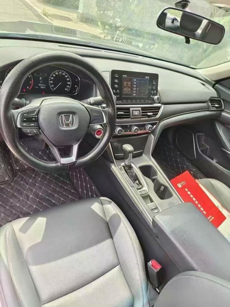 乌海19年本田雅阁3