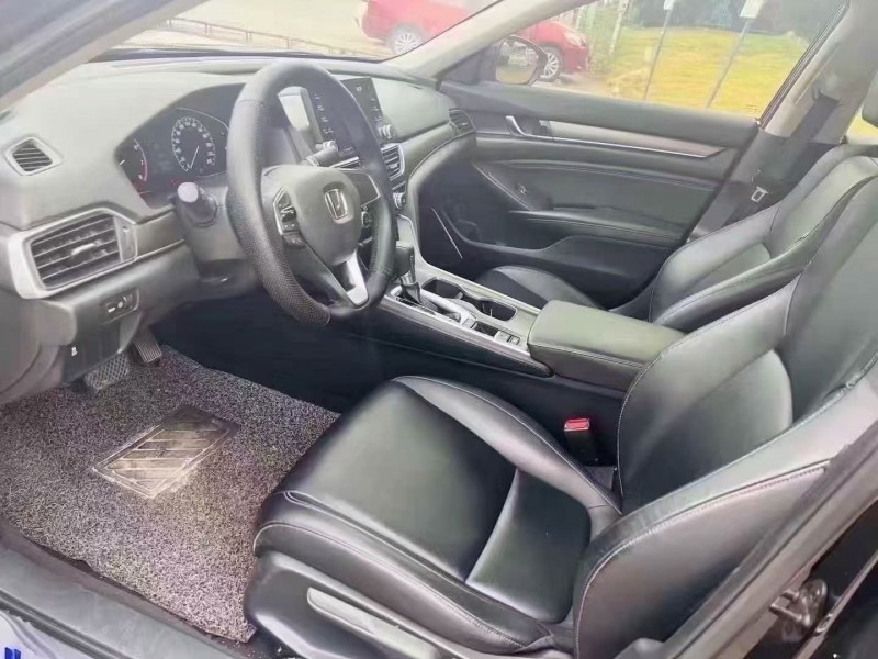 乌海19年本田雅阁4