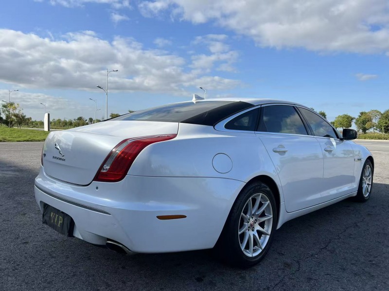 盐城14年捷豹XJL8