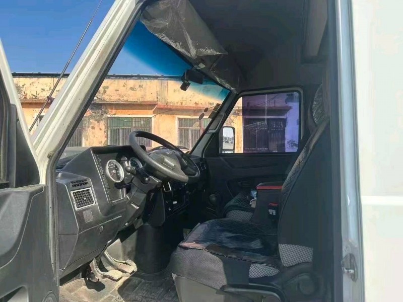 青岛23年依维柯得意9