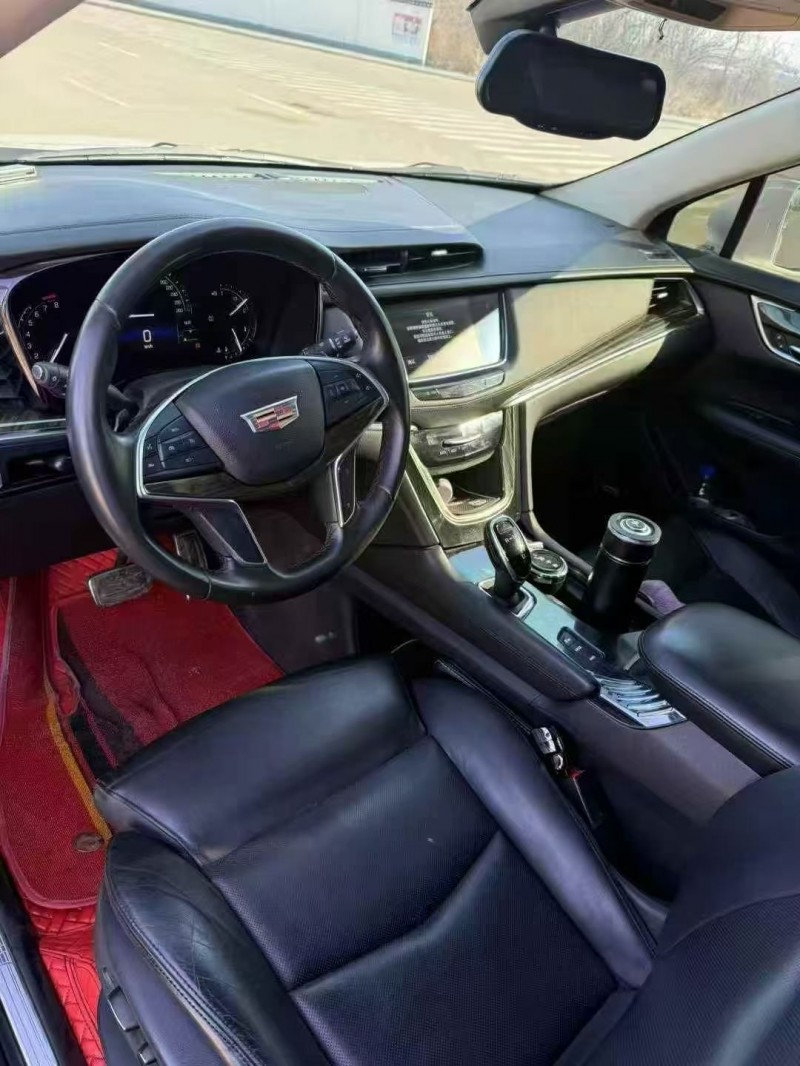 日照16年凯迪拉克XT54