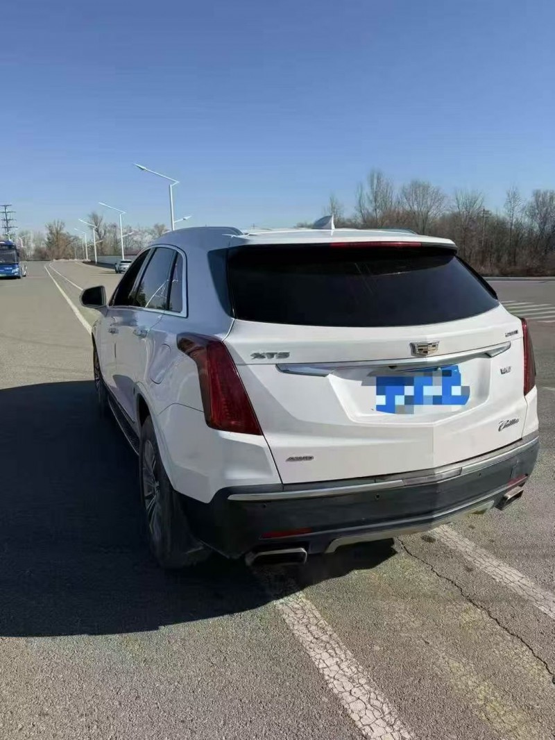 日照16年凯迪拉克XT57