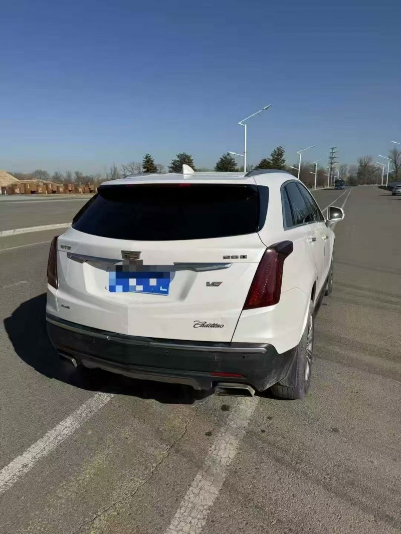 日照16年凯迪拉克XT58