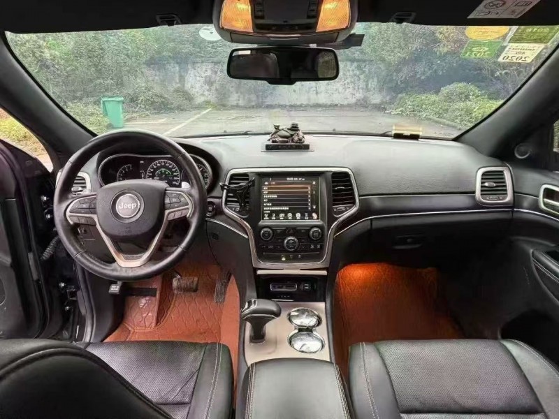 孝感14年Jeep大切诺基5