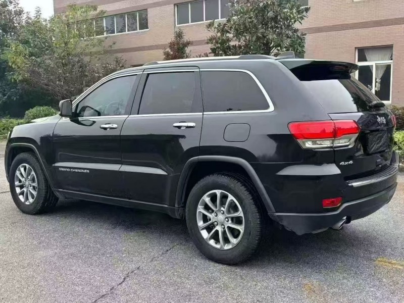 孝感14年Jeep大切诺基7