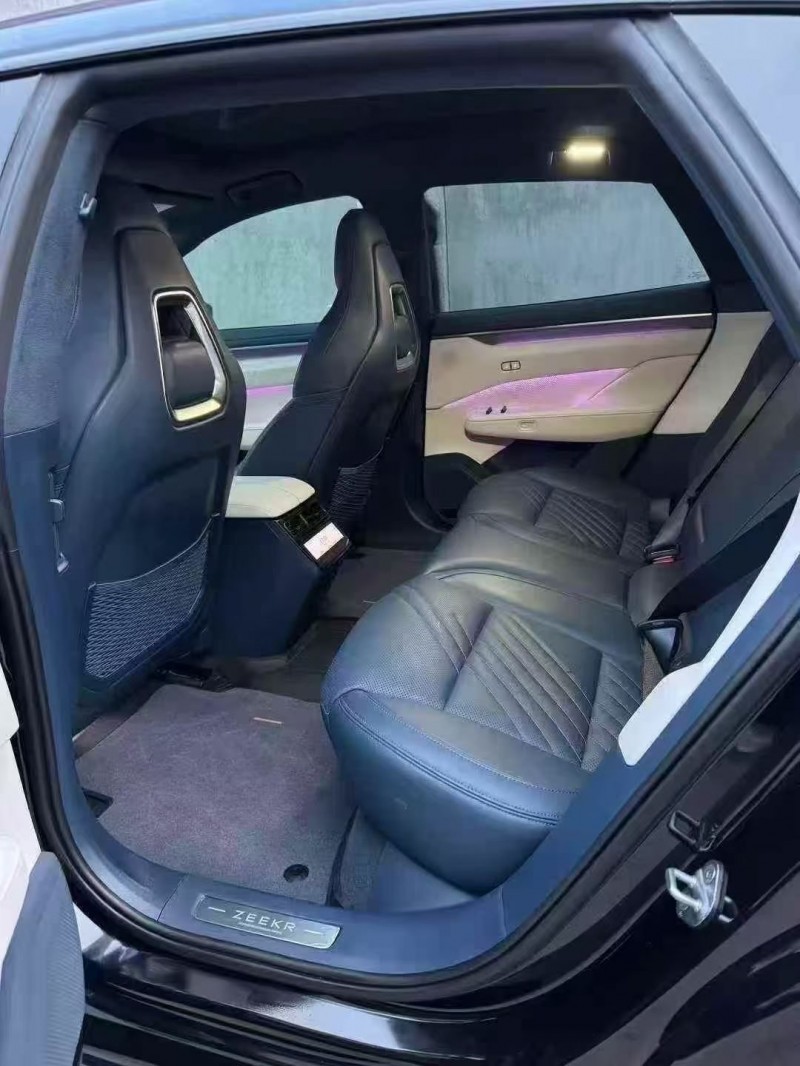 湖州24年极氪汽车0015