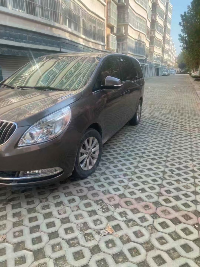 济南16年别克GL82