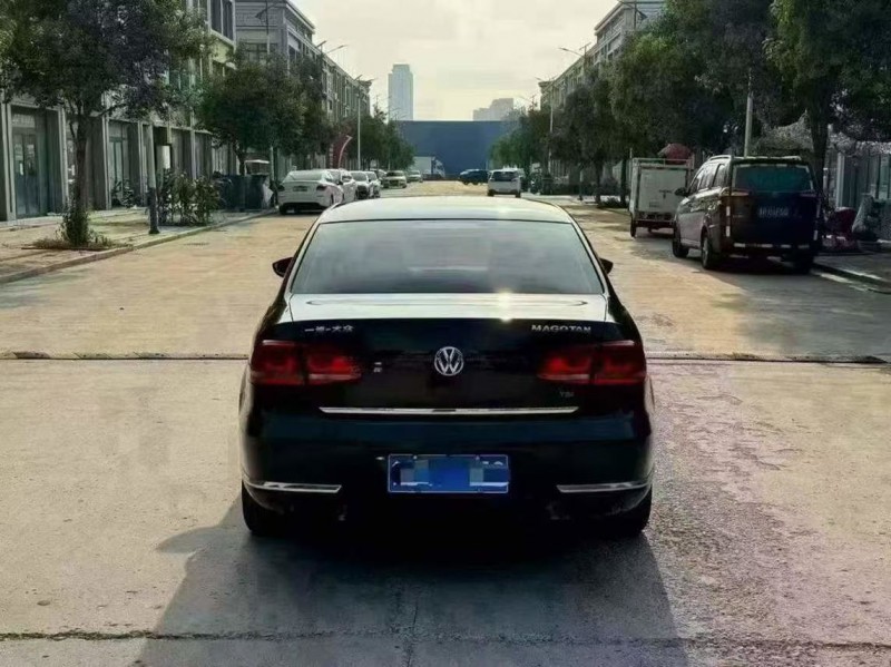 济南14年大众迈腾9