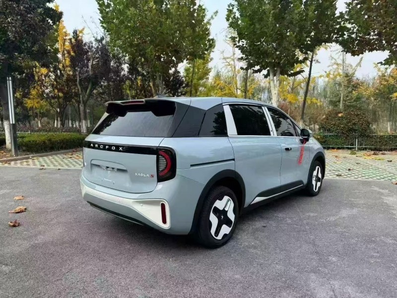 常州25年极狐汽车阿尔法6