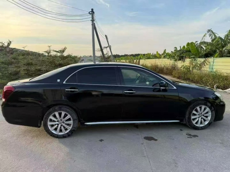 汕头10年丰田皇冠8