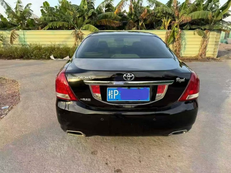 汕头10年丰田皇冠9